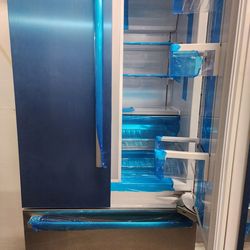 Benchmark series built in refrigerator no dents stainless