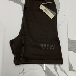 Essential short size L