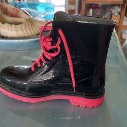 waterproof boots  excellent condition