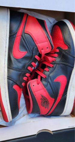 Jordan Air Jordan 1 Mid Black Red US 9.5
