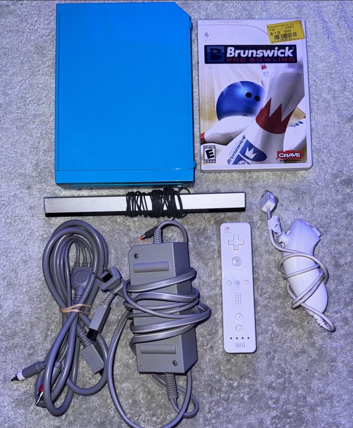 BLUE NINTENDO WII CONSOLE WITH VIDEO GAME & CONTROLLER,All Products : American Fashion Style Bags On Sale