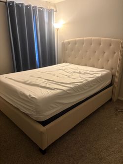 Bed frame (queen)