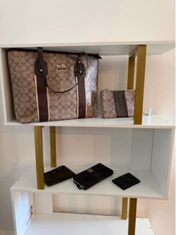 COACH PURSE AND WALLETS