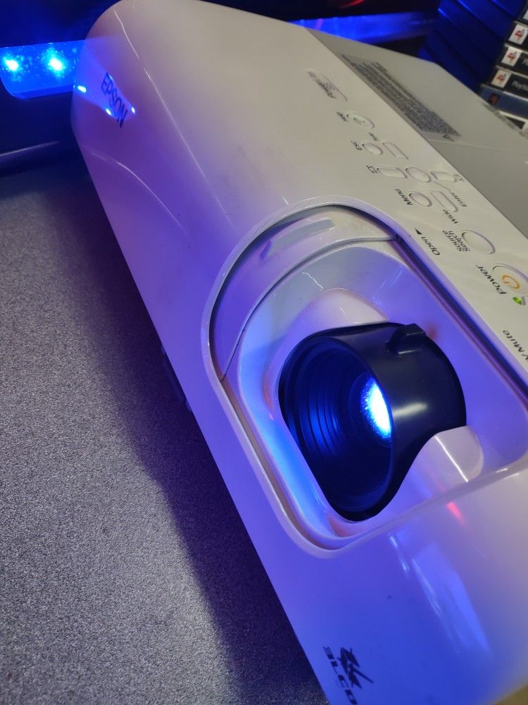 EPSON PROJECTOR