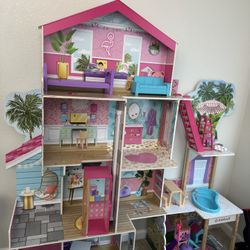 KidKraft Pool Party Mansion Dollhouse