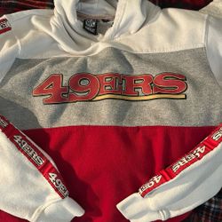 49ers Female Hoodie Sweater - Size Small With Pockets 