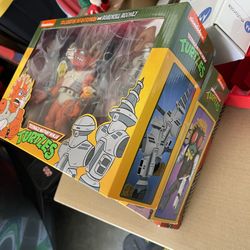 Neca Ninja Turtles Triceratron And Splinter Lot