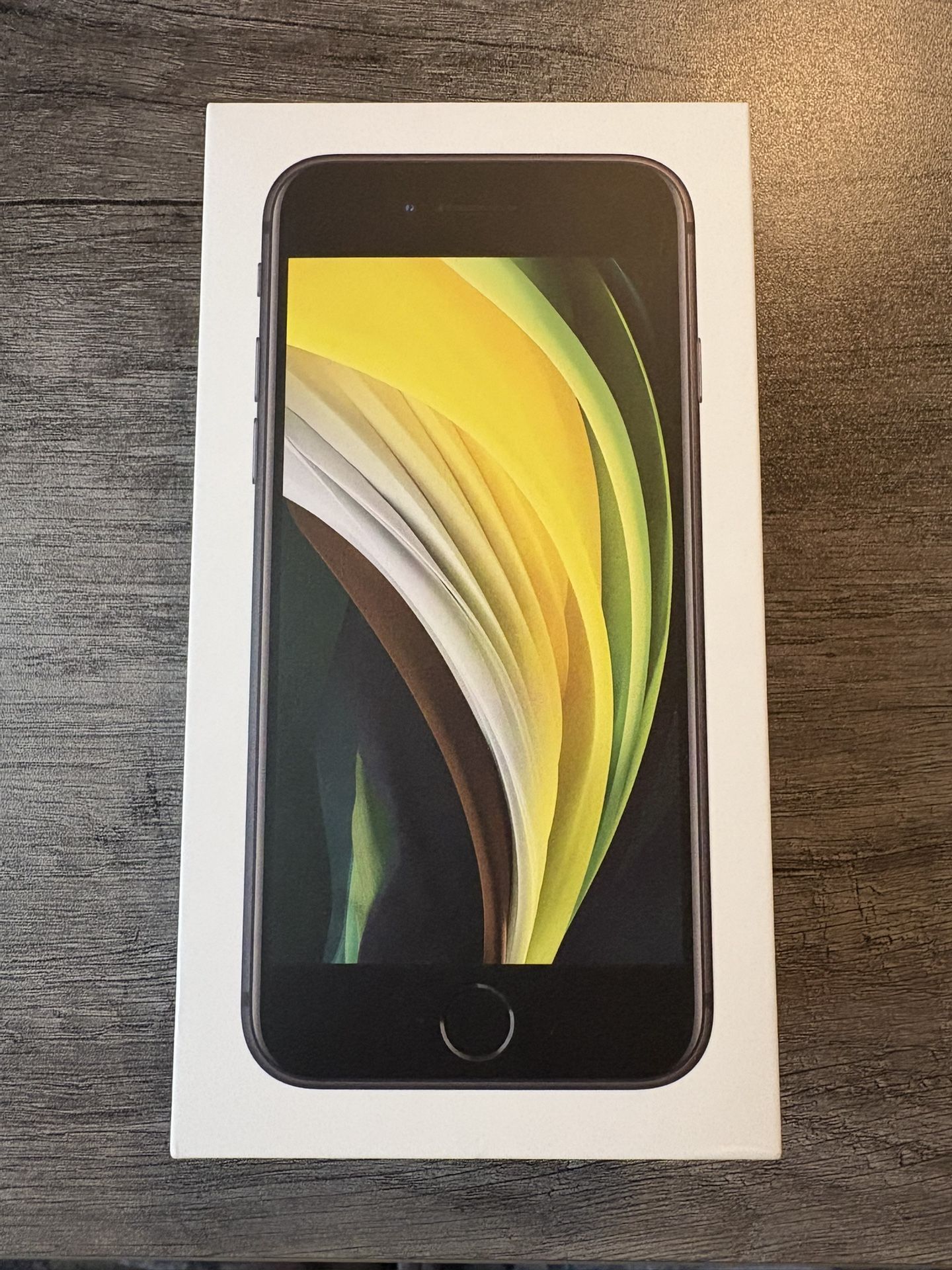 iPhone SE 2020 (128GB) – Open Box – Complete Set