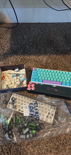 Gaming keyboards (Ducky One 2)