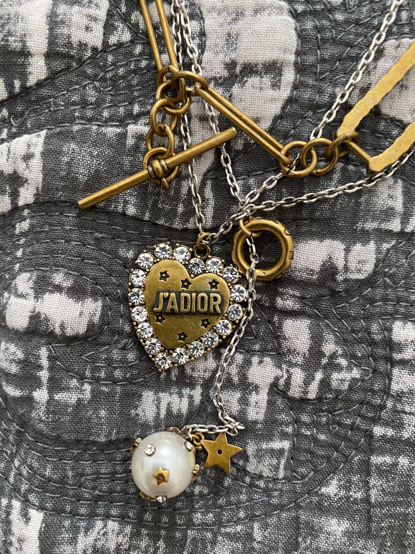 Used jadior dior christian dior heart necklace