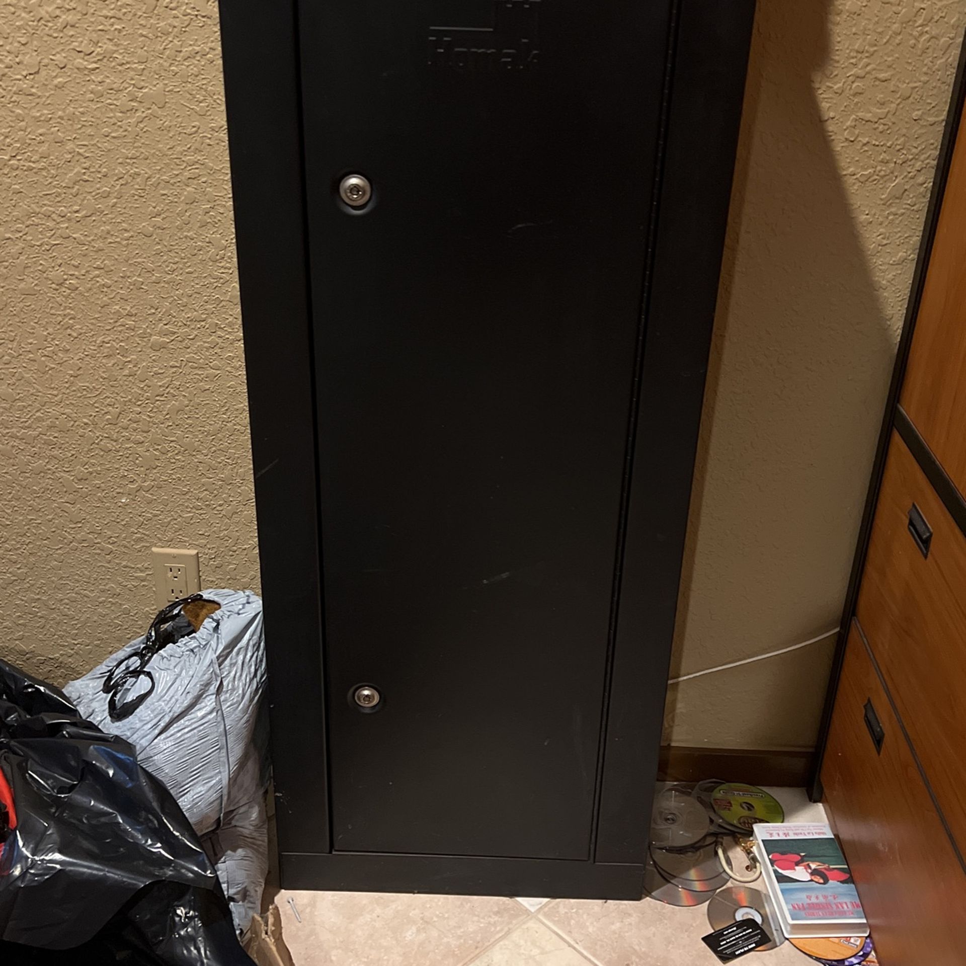 Homak 8 Gun Safe HS(contact info removed)0