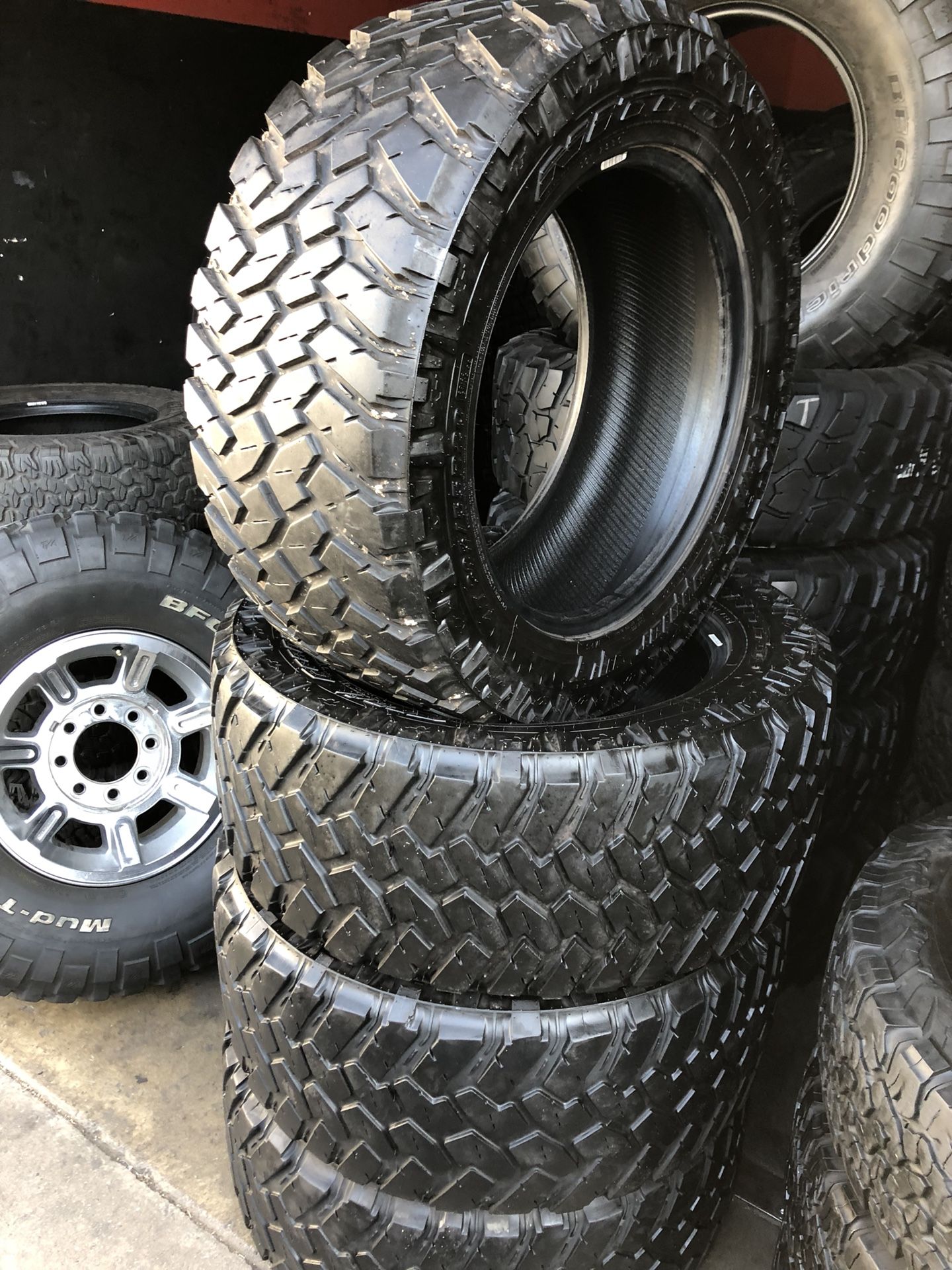 33/12.50R20 Nitto Trail Grappler (4 for $350)