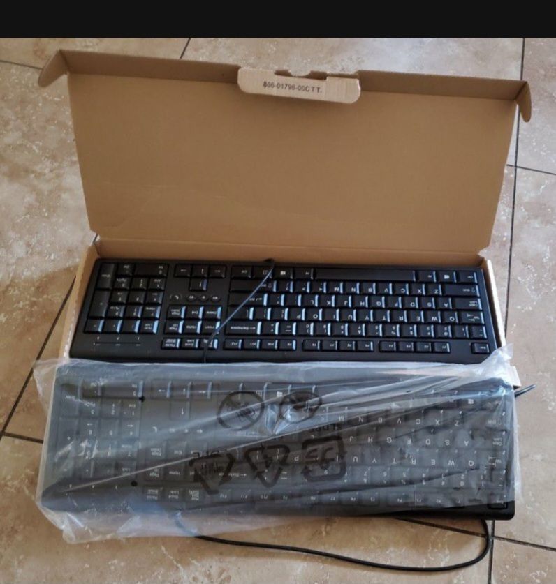 2 Computer Keyboards