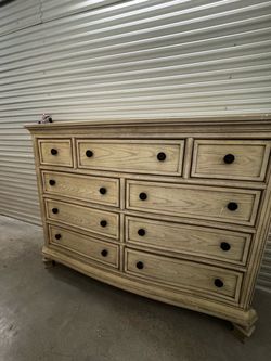 Ashley Dresser & 2 night stands NOT FREE (read description)