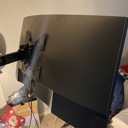 Dell Monitor Big & Curved For Gaming