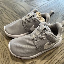 nike toddler shoe size 9, brand new