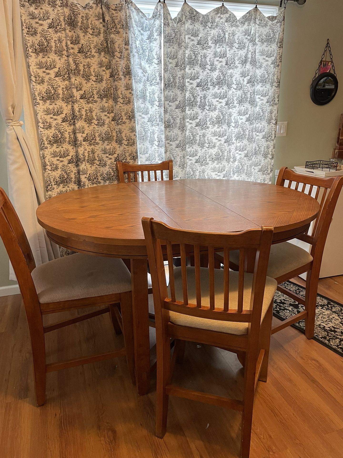 Sturdy Wood Table & 4 Chairs With Extention