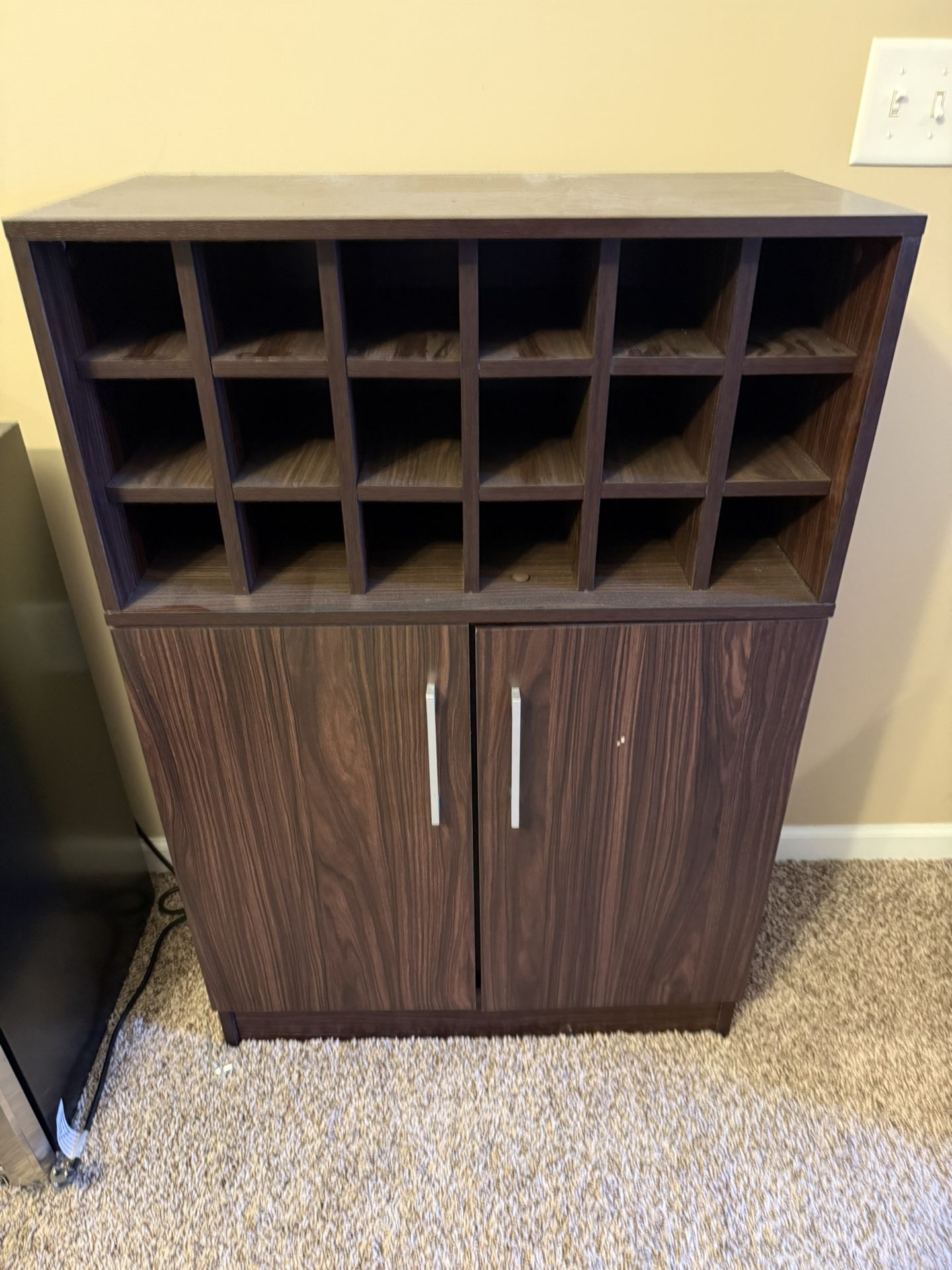 18 Bottle Wine Cabinet