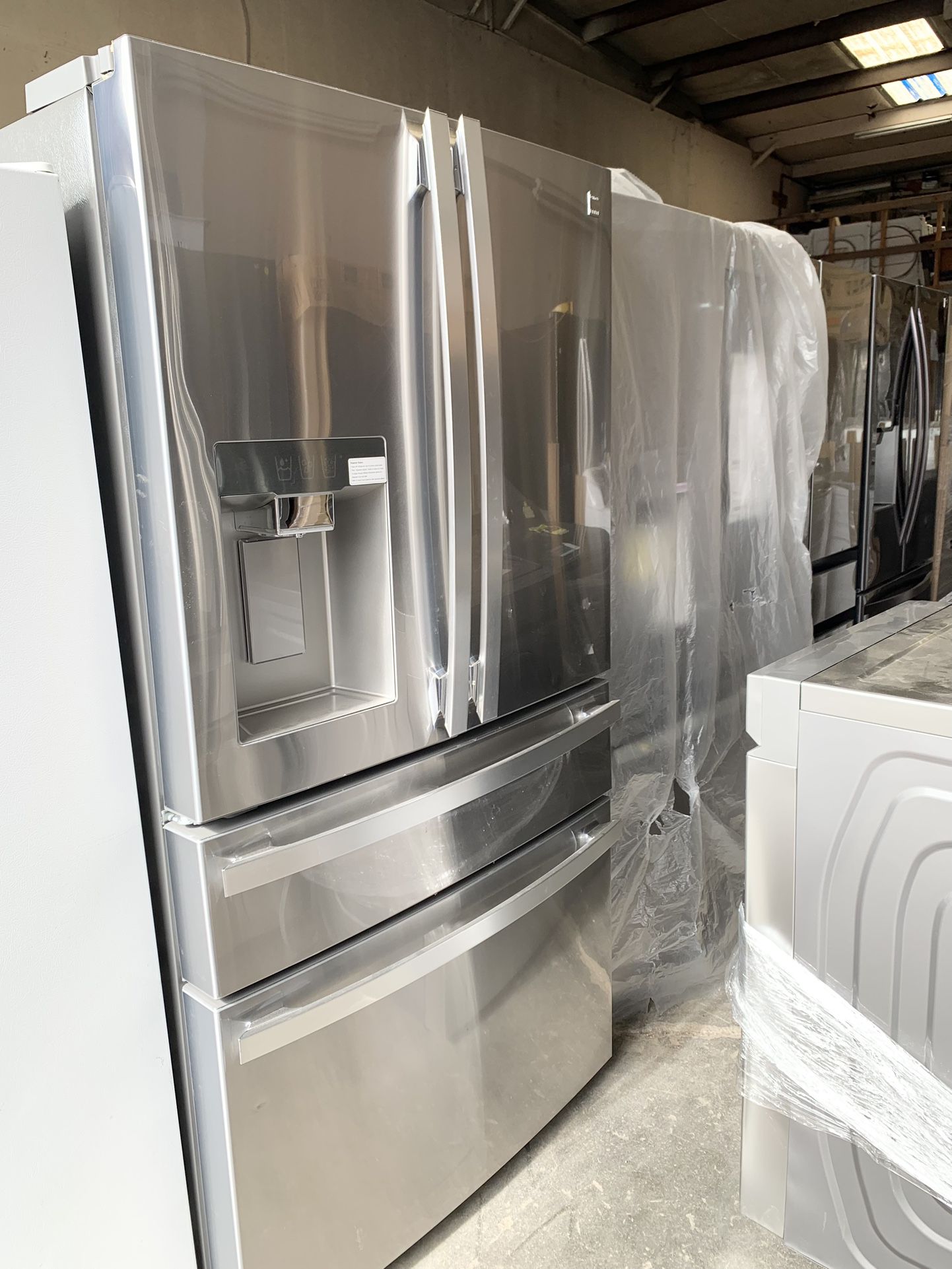 New Out Box Kitchen Elite High 4-Door French Door Refrigerator 
