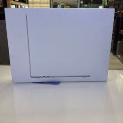 2025 15” MacBook Air M4 CHIP Brand New Sealed! Starlight 