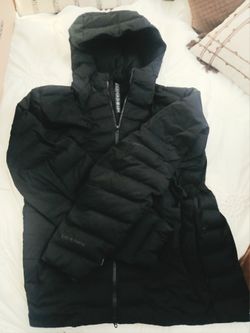 Lululemon Black Hooded Puffer Jacket size 6