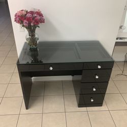 Vanity Dresser