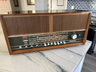 Vintage GRUNDIG radio