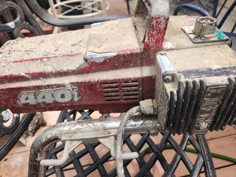 Titan 440i Paint Sprayer Used