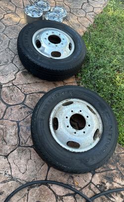 Ford 17inch 8 Lug Rims 