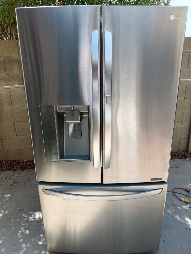 LG French Door Stainless Steel Refrigerator With WIFI Works Great!