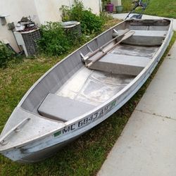 14'  Aluminum Boat.Good Condition, No Leaks. No Trailer. Fits In My Bed Of Truck.