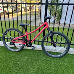 SPECIALIZED HOTROCK YOUTH MOUNTAIN BIKE 24” Wheels 