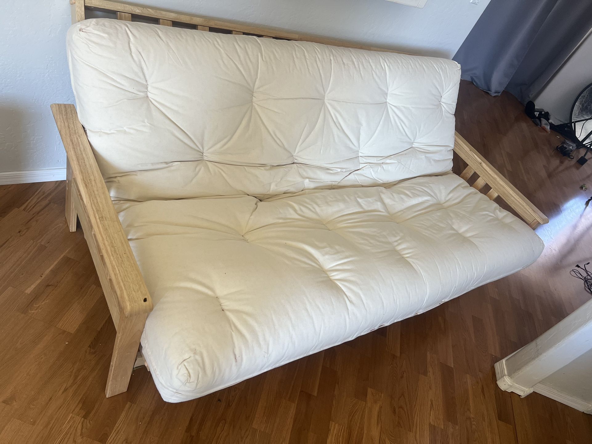 HEFTY THICK FOLD OUT FUTON