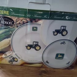 16 Piece John Deere Dinnerware Set