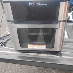 Air Fryer, Ice Maker & Spice Rack W/Spices