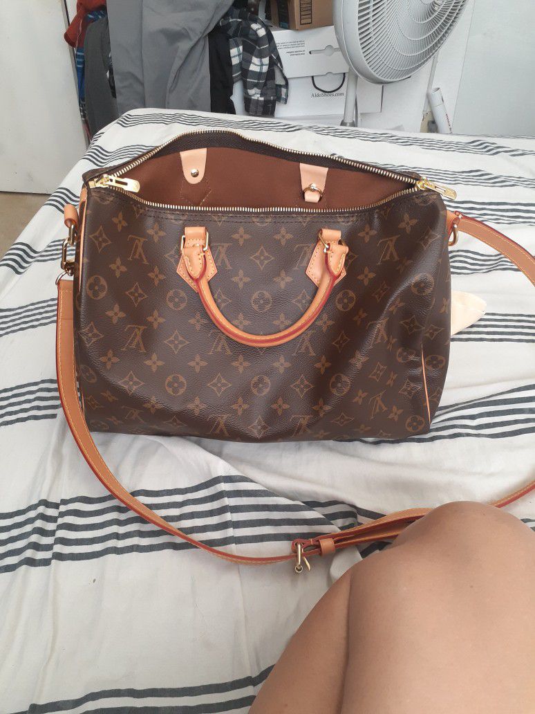 New Bags Lvs for Sale in San Diego, CA - OfferUp