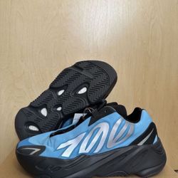 Adidas Yeezy Boost 700 MNVN Bright Cyan GZ3079 Size 6 Brand New