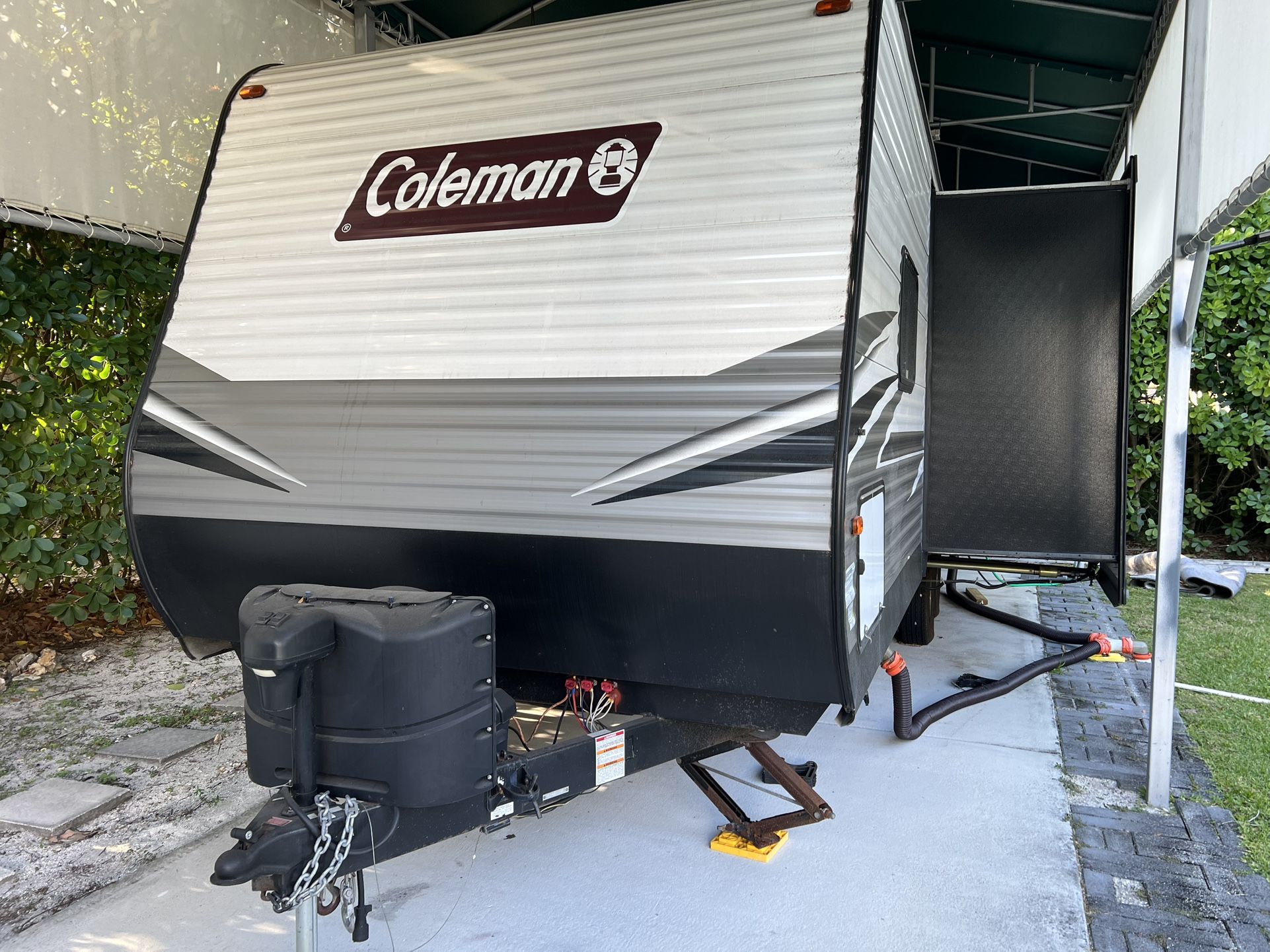 2021 Coleman BH242