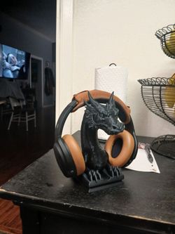 Headphones Stand 5$