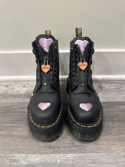 Dr martens combat boots