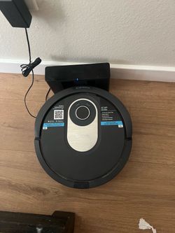 Shark Robot Vacuum w/ Dock – AI Laser Navigation – Works Great