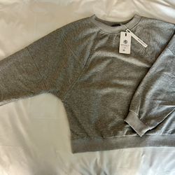 New Merokeety Gray Sweatshirt Size Medium