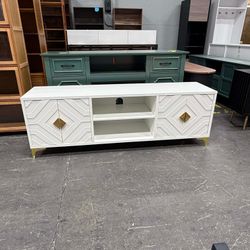63'' White TV Stand for 65/70/75 inch TV, Entertainment Center with Storage Cabinets and Embossed Pattern Doors, Mid Century Modern Media TV Console T
