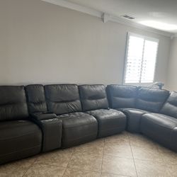 Sectional Couches 