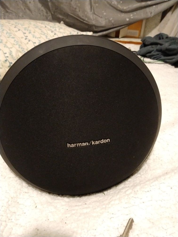 HARMAN KARDON BLUE TOOTH