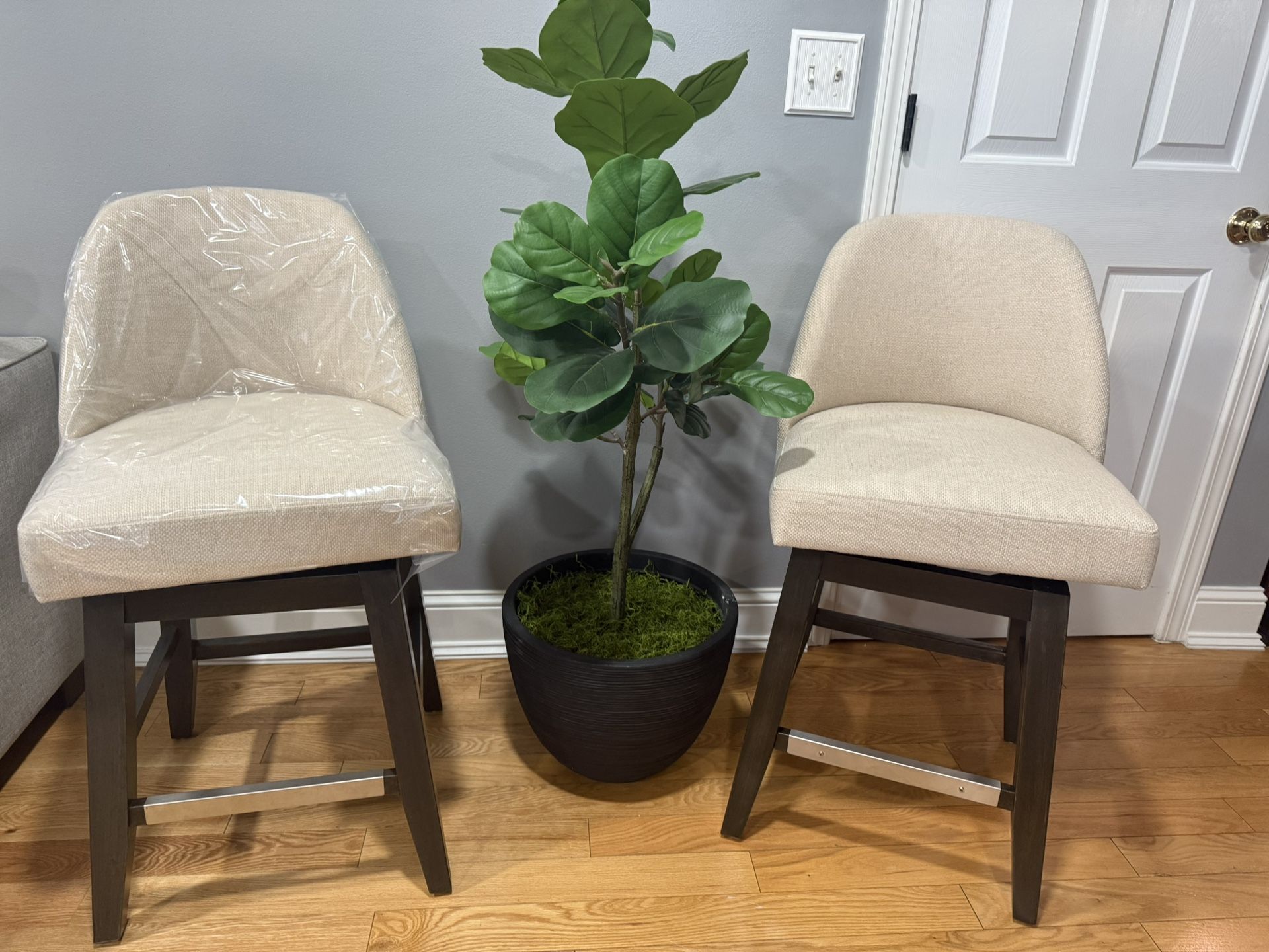 Madison Park Harmony Counter (2 Chair)