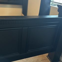 QUEEN SIZE BED FRAME (Must Sale)