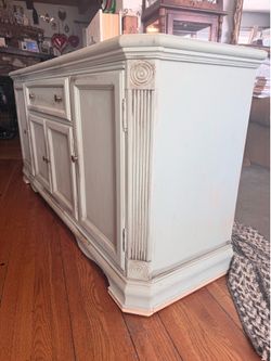 Hutch (is bottom portion only)