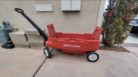 Radio Flyer Kids Wagon with Seats