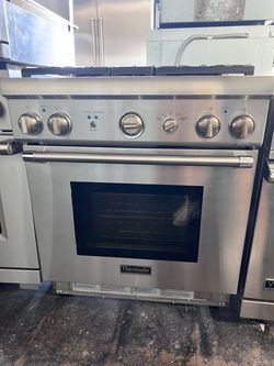 Thermador Professional 30” Pro Harmony Gas Range – Stainless Steel – $3,500